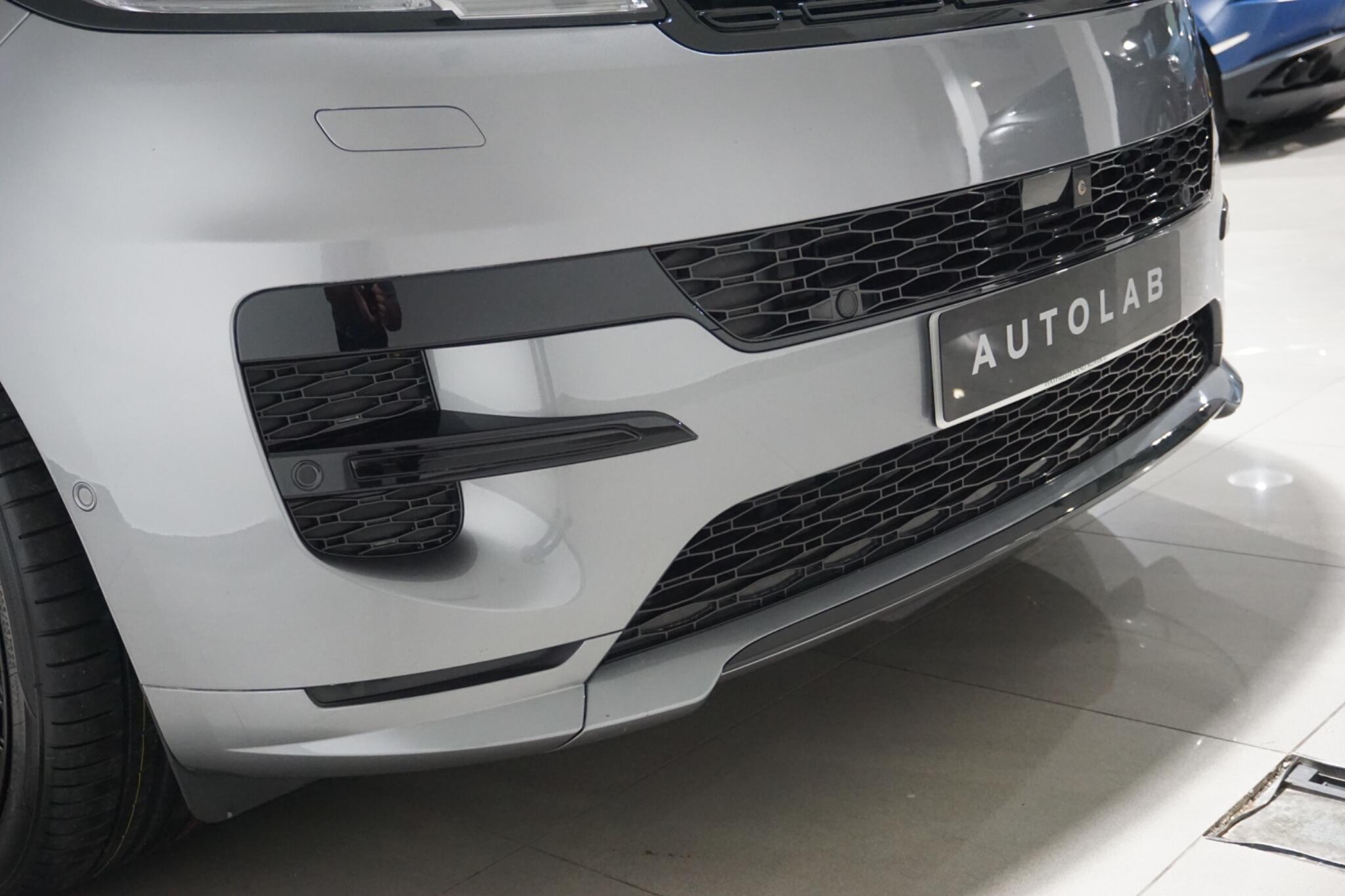 Land Rover Range Rover Sport 3.0 D300 MHEV Dynamic SE SUV 5dr Diesel Auto 4WD Euro 6 (s/s) (300 ps)